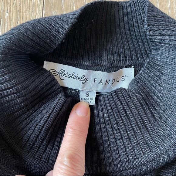 Absolutely Famous Embroidered Floral Puff Sleeve Women's Sweater (Size S) - Picture 8 of 11